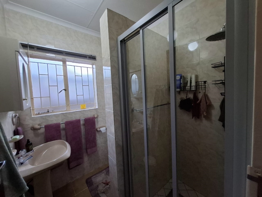 4 Bedroom Property for Sale in Geelhoutpark North West